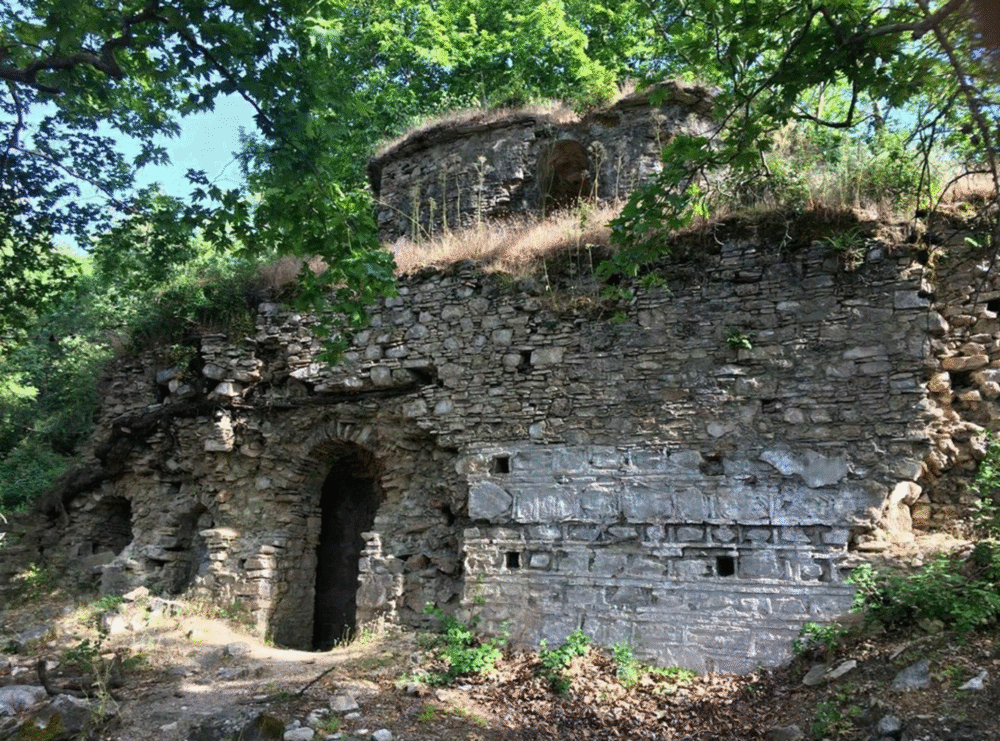 Kurşunlu Manastırı kalıntıları